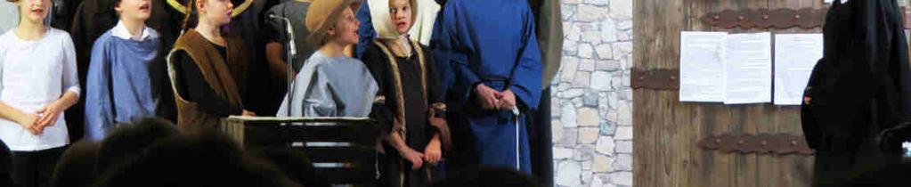 (Musik) auf. Die Kinder versetzten sich in die Zeit des Mittelalters und spielten Szenen aus dem Leben Martin Luthers.