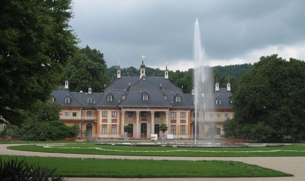 Schloss Pillnitz Am Sonntag haben wir uns vom Elbhotel in Bad Schandau verabschiedet, das uns vier Tage zur Zufriedenheit aller beherbergte.