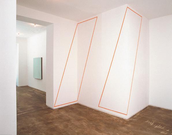Raumzeichnung Berlin 01-2 2001, 310 x 215 x 220 cm, Pastell auf Wand In der