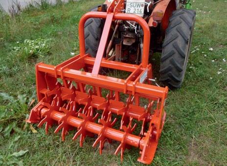 Mittlerweile hat sich neben den gängigen Pfropfreben im Jungfeld auch das Pflanzen von Hochstammreben etabliert: geblendete, ungefähr 90 cm lange Unterlagsreben, auf die das Edelreis