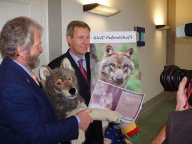 beteiligt haben. Ministerpräsident Christian Wulff übernimmt Patenschaft für Wölfe Der Niedersächsische Ministerpräsident Christian Wulff ist NABU-Wolfspate.
