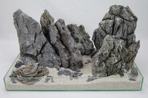 Gestein & Wurzeln Mini-Landschaft Karstiges, graues Gestein für puristische Aufbauten in Aquarien.