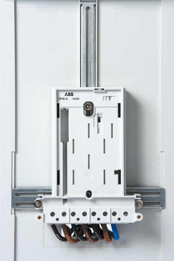 Der ehz-zählerschrank Umrüsten von Bestandsanlagen Zur Montage der neuen elektronischen Haushaltszähler in bestehende Zähleranlagen mit Zählerkreuz hat ABB einen Adapter entwickelt BKE-A