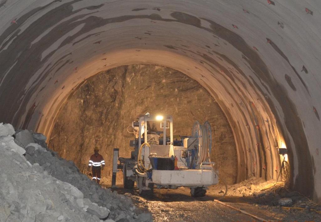 ASAB (2015) Generalsanierung, Flucht- und Rettungswege beim Arlberg Straßentunnel Bauphase II Energiestationen Ausbrucharbeiten