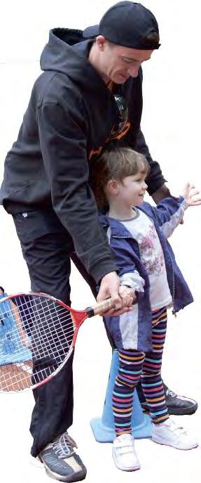 Es geht um unsere Kinder und Jugendliche Vorschau Jugend 2012 Wann und wie sollen Kinder zum Tennisspielen anfangen? Diese Frage wird Tennistrainern immer wieder gestellt.
