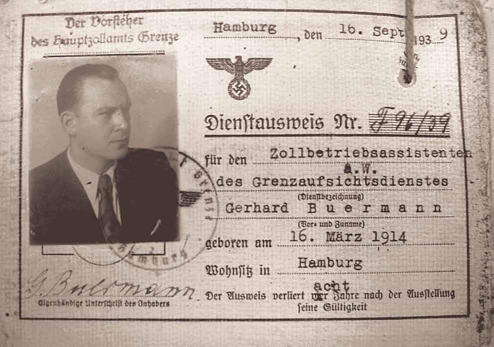 10 Polizisten, Zollbeamte und Reichsbahnangehörige im KZ-Wachdienst Dieser Ausweis eines Zöllners