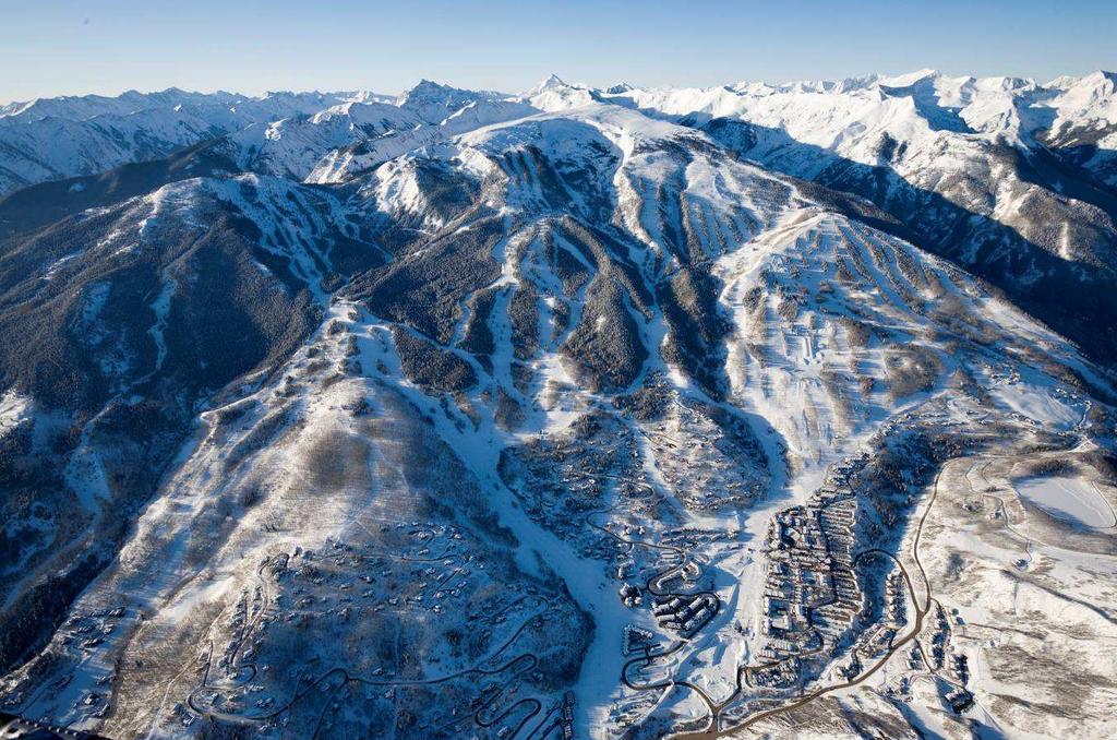 Aspen The Power of Four Amerikas bekanntester und wohl auch beliebtester Skiort! Das ehemalige Silberminenstädtchen hat den Ruf, der Tummelplatz der Schönen und Reichen zu sein.
