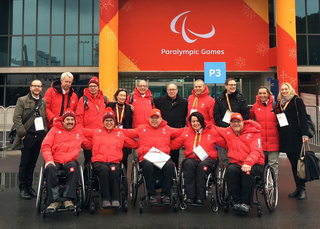 Hoher Besuch für das Schweizer Team Am Eröffnungstag der Paralympics durfte das Swiss Paralympic Team gleich mehrere hochrangige Gäste begrüssen.