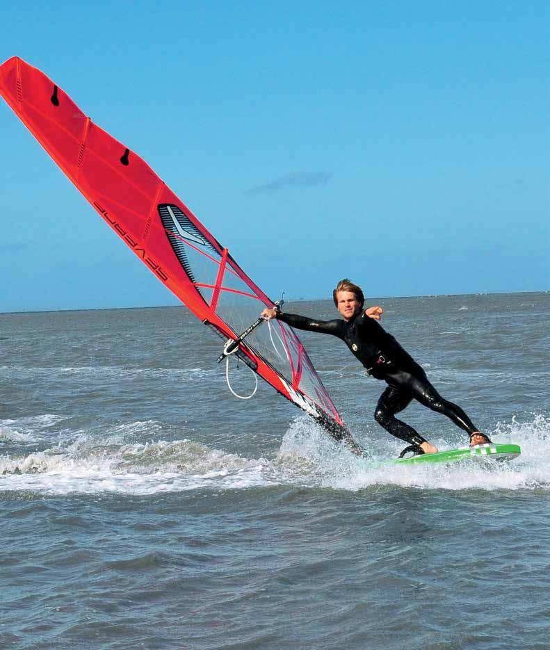 Alle Surfbretter sind zugelassen, die Segel dürfen maximal 9,5 qm groß sein.