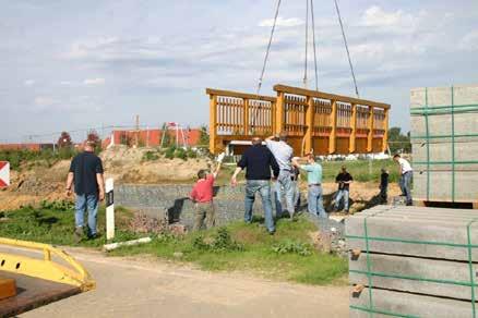 Brücke kommt Am Kran