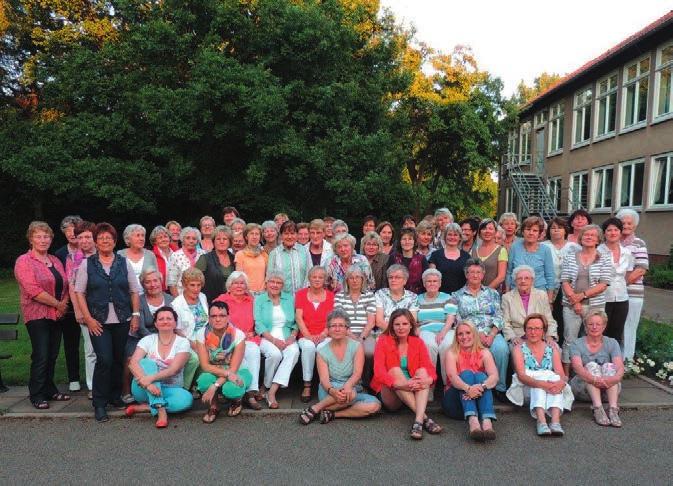 50 Jahre FRAUENTURNEN 50 Jahre Frauenturnen SENIORENRESIDENZEN n Auch die Frauen-Turn-Abteilung konnte ihr 50-jähriges Bestehen feiern.