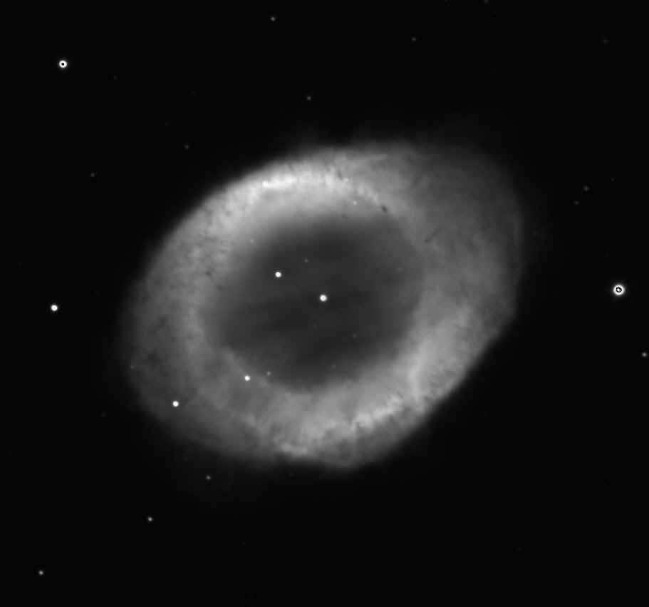 Planetarische Nebel sehen wie kleine Planetenscheiben aus, haben aber nichts mit Planeten zu tun Gashüllen um einen Zentralstern Beispiel M57 Dunkelnebel Gas und Staub,