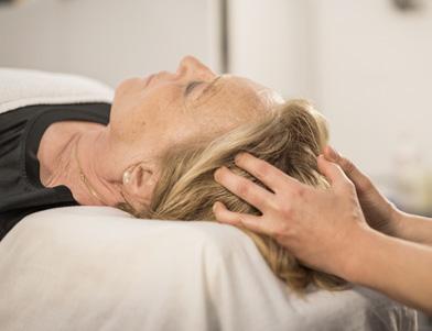 Inbegriffen ist bei einer Massage auch der Wellnessbereich mit Sauna und Dampfbad Falls Sie seit Längerem unter Beschwerden leiden und mehrere Sitzungen benötigen, empfielt sich ein Anruf bei Ihrer