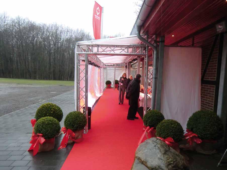Sonderkonstruktionen VIP-Eingang mit rotem Teppich
