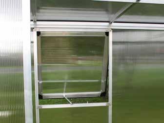 Türanschlag rechts Beidseitige Regenrinne mit Abläufen Verglasungsraster: 0,71 m Verglasung: 6-mm-ISO-Hohlkammerplatten aus