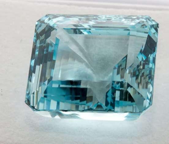 35/112 Nr. 19 Aquamarin Aquamarin, 37,67 ct.