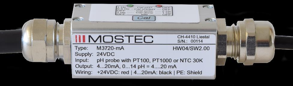 Über einen Taster kann eine Elektrode direkt am Verstärker kalibriert werden, zwei LEDs zeigen den Status der Kalibration an.