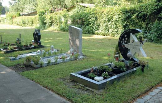 Gemeinsam mit dem Klinikum Kempten wurde die bereits bestehende Grabstätte erweitert. Die Eltern haben die Wahl zwischen einer Einzelbestattung und der Bestattung im Kindergrabfeld.