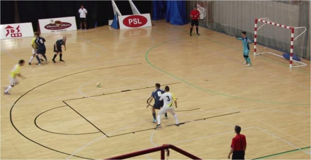 Futsal im Wird ein direkter Freistoß ab dem fünften kumulierten Foul nicht vom zuvor klar bezeichneten Schützen, sondern von einem anderen Spieler ausgeführt, wird ein indirekter Freistoß für das