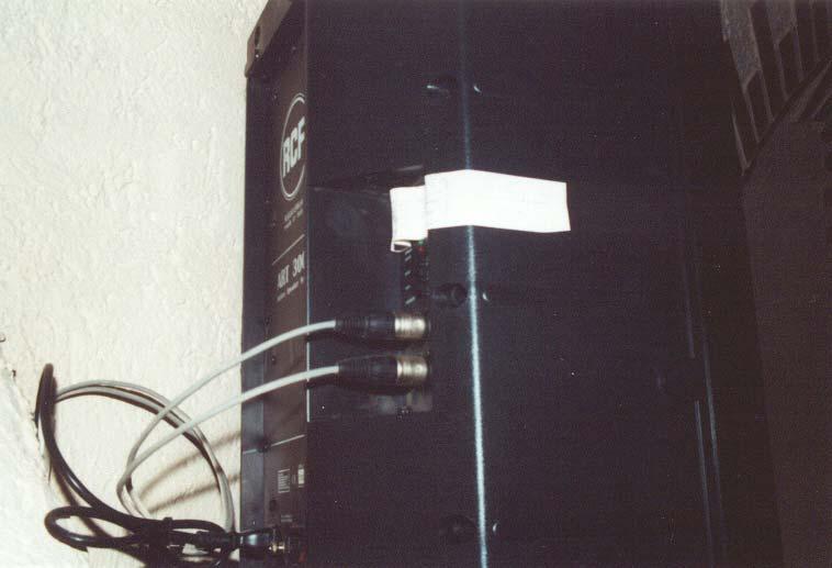 Aktive Lautsprecherbox (mit eingebautem Verstärker), Umschalter des Eingang
