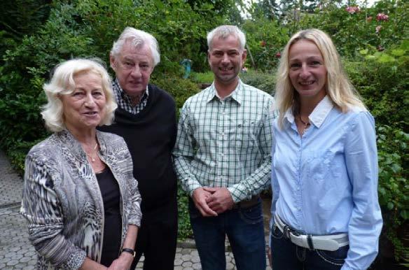 Die Familie Dietrich mit Anne und Manfred und Sohn Peter, der heute das Weingut führt, neben ihm seine Lebensgefährtin Nicole.