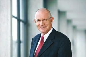 Von 2002 bis 2007 führte Frank Schnewlin als Vorsitzender der Konzernleitung (CEO) die Baloise- Gruppe und war gleich zeitig CEO des Geschäftsbereichs International.