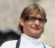 Seit 2002 führt der vielprämierte Koch und Autor mehrerer Besteller-Kochbücher das Restaurant Trenkerstube im *****Hotel Castel in Dorf Tirol.