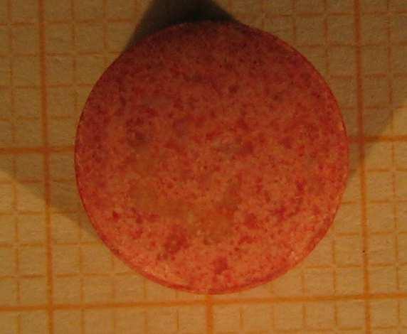 MDMA (32 mg) + Farbe: rosa Durchmesser: 8,12 mm Dicke: 3,64 mm Inhaltsstoffe: MDMA (90 mg) + Logo: kein Logo Farbe: rosa