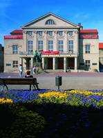 09bauhaus90 Festwochen im Frühjahr 1. April Festakt zur Gründung des Bauhauses in Weimar in Kooperation mit dem Deutschen Nationaltheater Weimar 11.