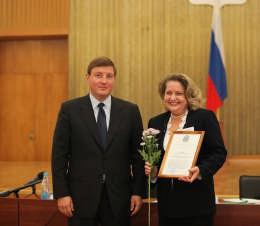 Im November 2010 hat kleine herzen eine Auszeichnung vom Gouverneur der Region Pskow, Andrej Turchak für die Unterstützung in Russland bekommen Im November 2010 hat dank der H.