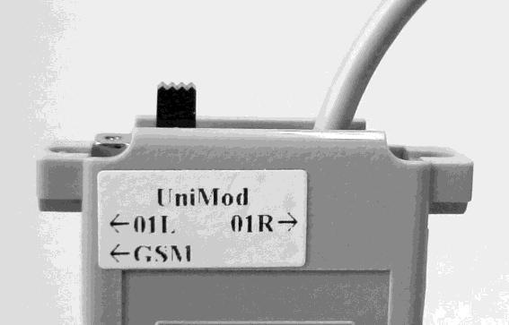 4. Jetzt kann mit dem angeschlossenen Modem kommuniziert werden. UniMod 01/I 5. Vor dem Entfernen des Parametrieradapters die Versorgungsspannung am Gerät wieder ausschalten.