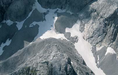 52 Hohenwarter: Der Eiskargletscher an wenigen Stellen das Blankeis zu Tage.
