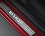 Renault Garantie* Renault Service-Verträge Alle Modelle ab Zulassungsdatum Januar 2003 (außer Master Maxi) mit lebenslanger Mobilitäts garantie.