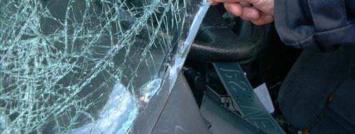 Verkehrsunfälle: Glasscherben Einsatz