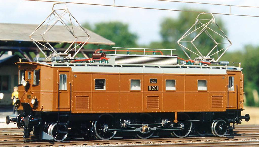 SBB Be 3/5 11 201 Die 11 201 war eine von vier verschiedenen Versuchsloks, die der Grundlagenforschung zum Bau leistungsfähiger Lokomotiven für die Gotthard- und Lötschbergstrecke diente.