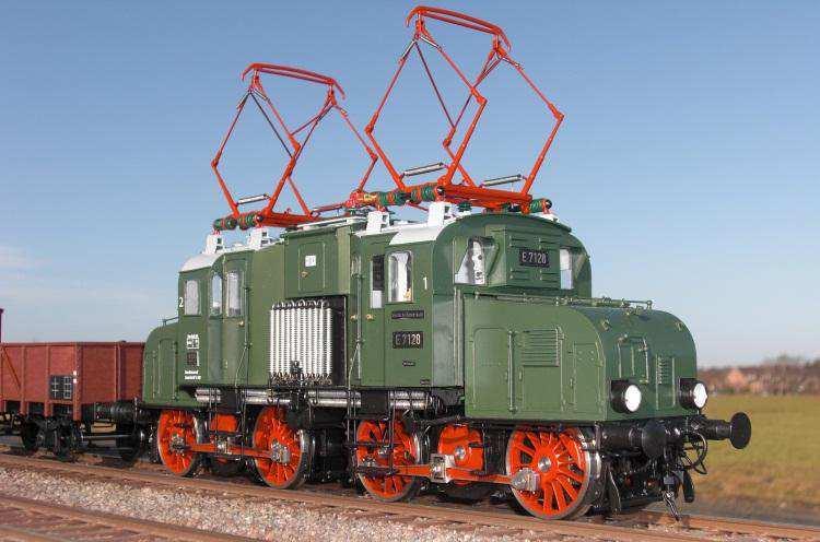 E 71 DB E 71 28 Die Loks der Baureihe E71 vormals pr. EG511-EG537 wurden in der Zeit von 1914 bis 1924 gebaut.