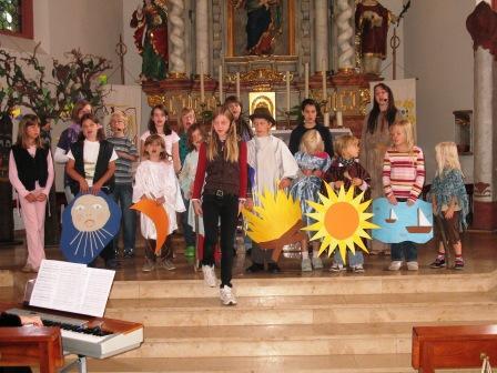 Vor allem die Soli der Nachwuchssänger wollen gelernt sein: Antonia Finkeldey spielt den heiligen Franziskus