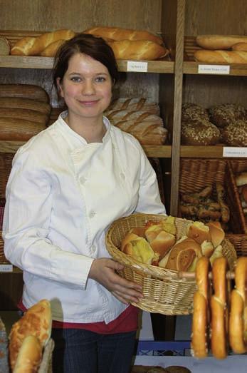 Wir stellen vor... Heidi Kirchmayer Bereits in der sechsten Generation hat die 21-jährige Heidrun Kirchmayer am 1. Jänner 2009 die elterliche Bäckerei übernommen.