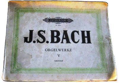 BACH Der Name Johann Sebastian Bach nimmt im Leben eines Organisten eine zentrale Stellung ein.