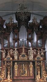 DAS PROGRAMM Mit Orgelwerken aus vier Jahrhunderten bietet das Programm dieser CD einen Repertoirequerschnitt der klanglichen Gestaltungsmöglichkeiten an der Ott-Orgel (1976): Das Praeludium in e des