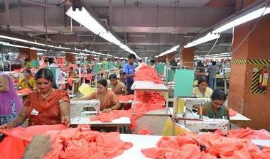 Sozial produzieren Ziele Die Produktivität und Produktqualität in Tchibo-Zulieferbetrieben werden gesteigert Die Arbeitsbedingungen für die Beschäftigten in asiatischen Produktionsstätten werden