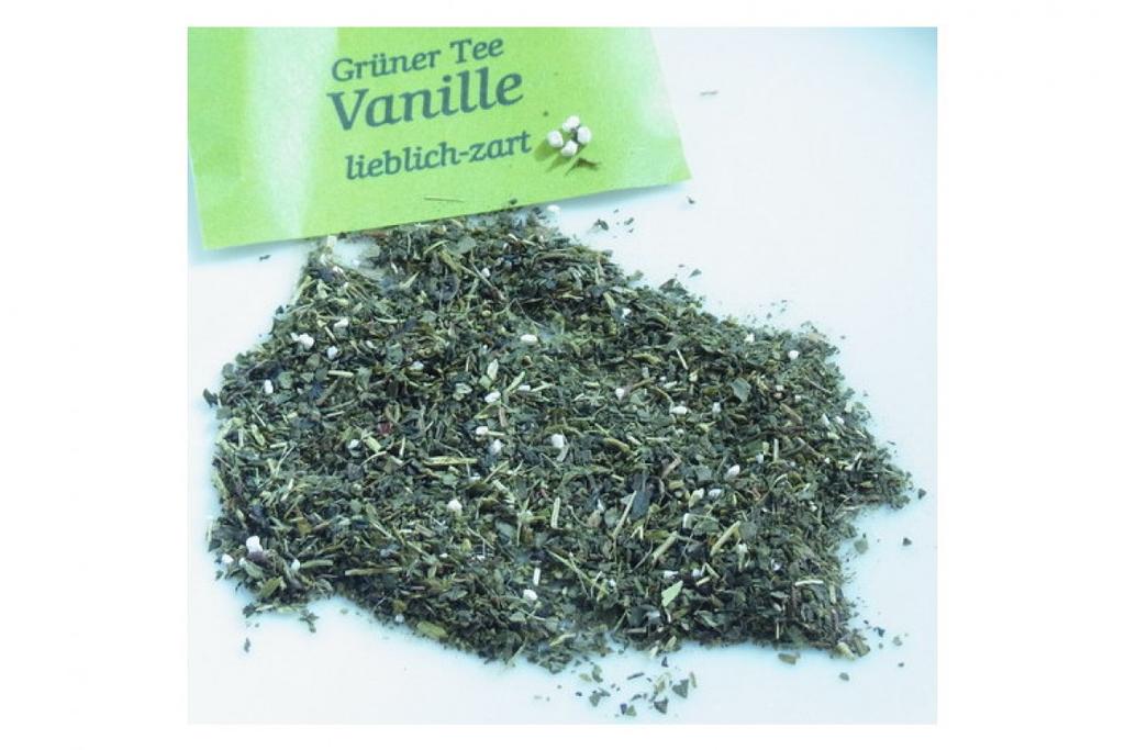 In Ihrem Grünen Tee entdecken Sie kleine weiße Aromakügelchen.