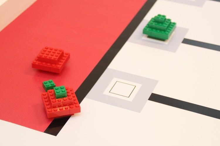 Teilaufgabe 1 Bringt die reifen Lebensmittel in die Supermärkte Ein roter LEGO-Block wurde