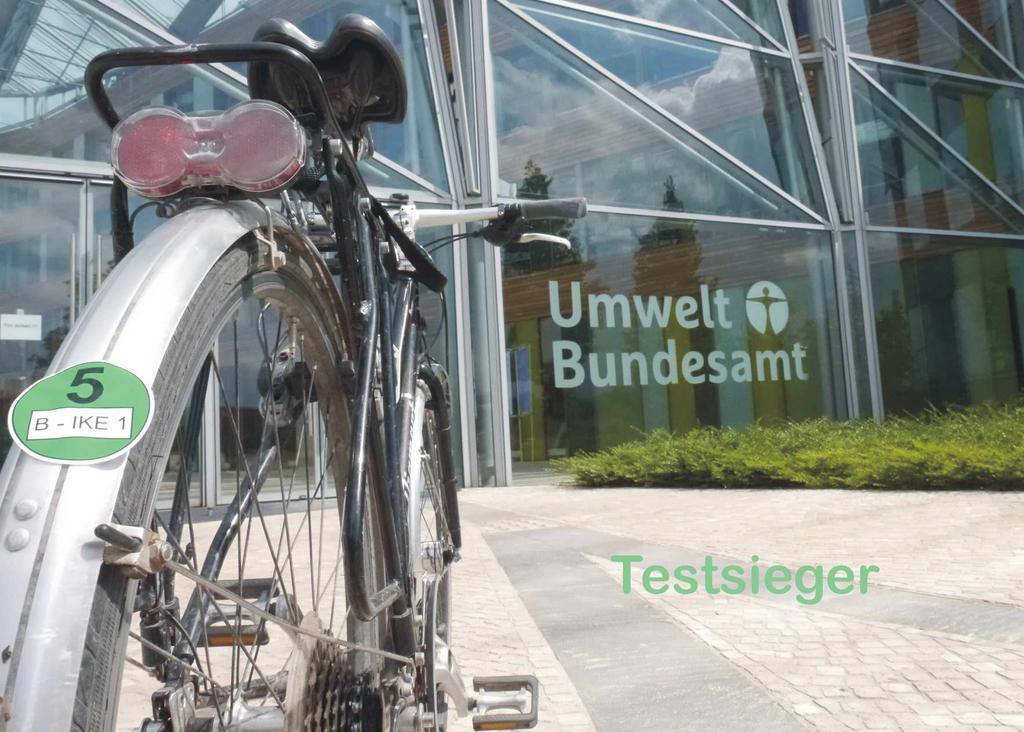 Motiv: Testsieger vor dem Umweltbundesamt, adfc Dessau - vergriffen Null Abgase, kein Verbrauch