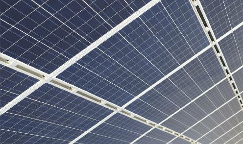 Die Nutzung der Sonnenenergie durch Fotovoltaikanlagen auf dem Dach ist bei den Handelsketten mittlerweile beinahe schon alltäglich.