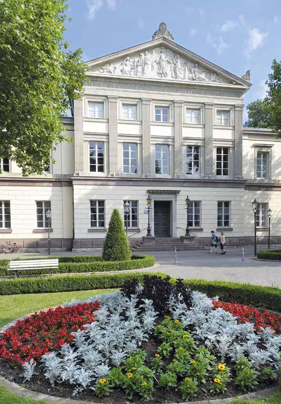 UNSERE UNIVERSITÄT Die Universität Göttingen ist mit ihrer über 275-jährigen Geschichte eine der traditionsreichsten und bedeutendsten Universitäten in Deutschland. Bei uns studieren derzeit rund 30.