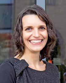 Aus dem Vereinsleben Fragen an den Vorstand der APV Prof. Dr. Sandra Klein ist Professorin für Pharmazeutische Technologie an der Universität Greifswald.