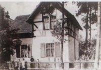 Mit der Planung der Wohnsiedlung wurde der Baumeister Oskar Gregorovius beauftragt, der in der Nähe der Eisenbahnhaltestelle Karlshorst eine Kolonie in einem einfachen rechtwinkligen