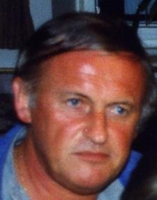 Gerhard Rogg * 04.06.1946 10.03.2017 Kempten (Allgäu) Gerhard Rogg trat mit 15 Jahren in den Schachklub Kempten ein und spielte seine erste Partie für unseren Club vermutlich am 20.10.1962, wo er für Kempten III am siebten Brett gegen Müller (Immenstadt) gewann.