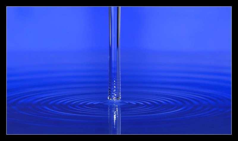 WASSERSTRAHL Kollimation bei microwaterjet Strömungsgleichrichtung vor Wasserdüse bei vollem Druck möglichst parabolisches (laminares) Strömungsprofil erwünscht